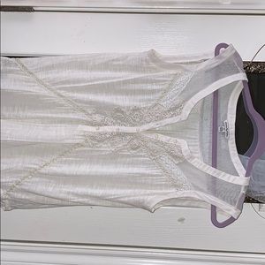 Size M White blouse with Lace and Mesh Detail